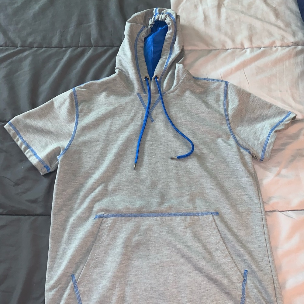 Short sleeved hoodie
